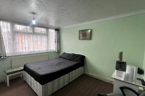 3 bedroom terraced house for sale, Tintern Close, Slough, Berkshire, SL1