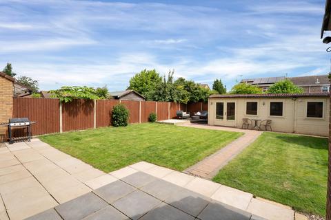 2 Akeman Close, Bourne, PE10 9XE