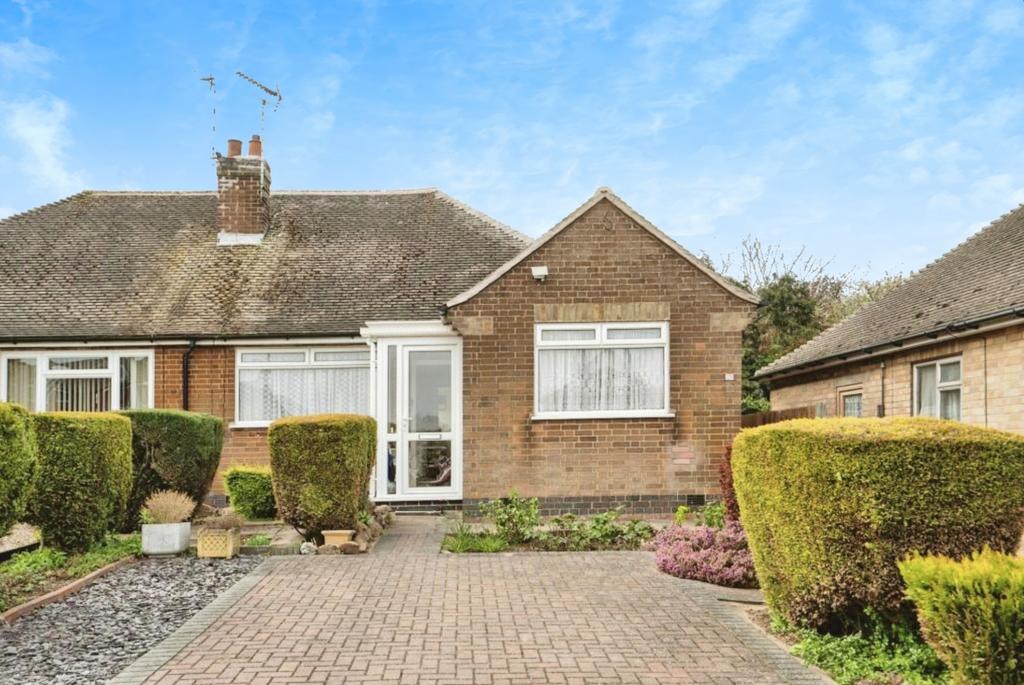 Westdale Avenue, Glen Parva... 2 bed semidetached bungalow for sale
