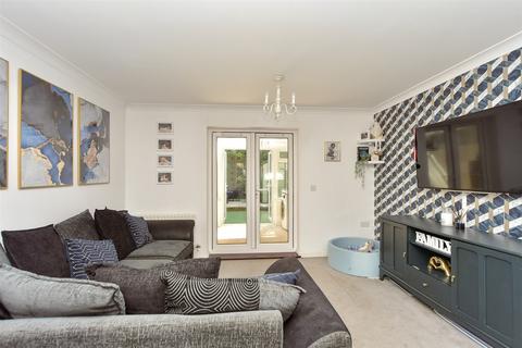 2 bedroom terraced house for sale, Finch Close, Faversham, Kent