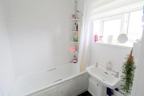 68 Reddington Drive, Slough, SL3 7QL