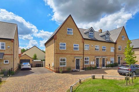 3 bedroom end of terrace house for sale, Poppy Drive, Ampthill, Bedfordshire, MK45