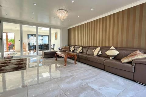 5 bedroom semi-detached house for sale, Iver, Buckinghamshire, SL0
