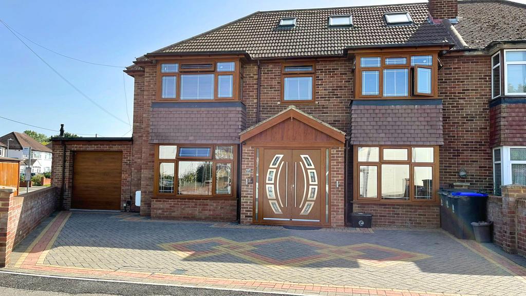Detached house exterior, driveway, garage