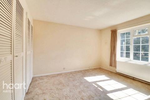 7 Wood End, Hayes, UB3 2RJ