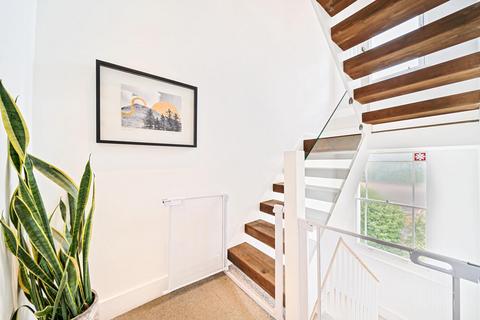 3 bedroom maisonette for sale, Westbourne Road, Holloway