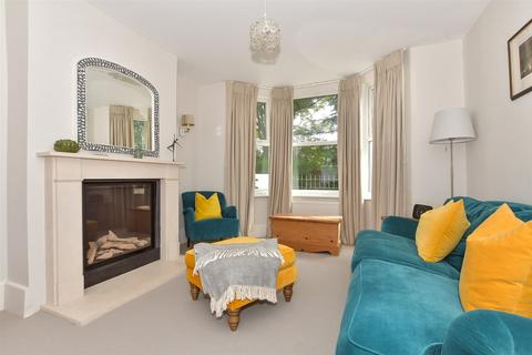48 Cornwall Road, Walmer, Deal, CT14 7SA