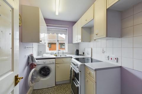 2 bedroom flat for sale, St. Colmans Avenue, Portsmouth PO6