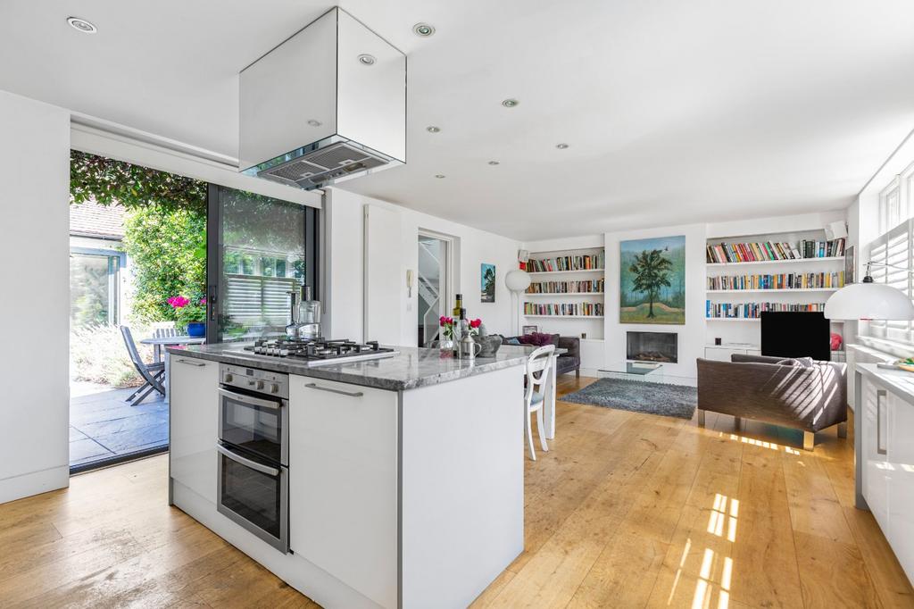 Kitchen/Dining Room