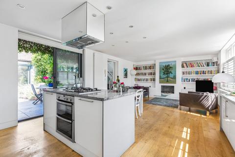 3 Lock Road, Richmond, TW10 7LQ