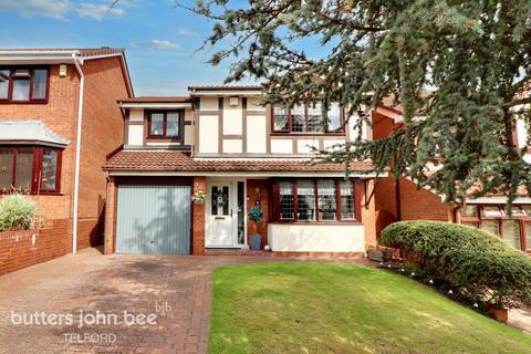 4 bedroom detached house for sale, Swansmede Way, Telford