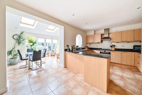 4 bedroom detached house for sale, Cranbourne Close, Hersham, Walton-on-Thames, KT12