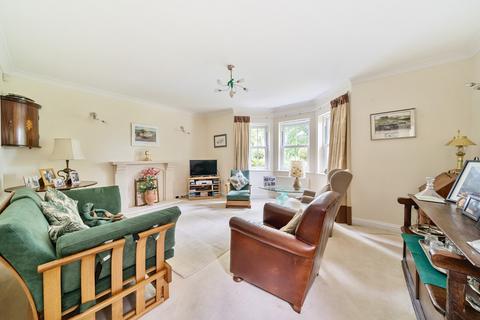 4 bedroom detached house for sale, Cranbourne Close, Hersham, Walton-on-Thames, KT12