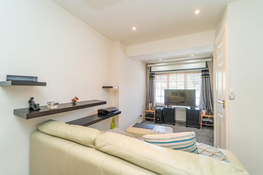 Sitting/Family Room