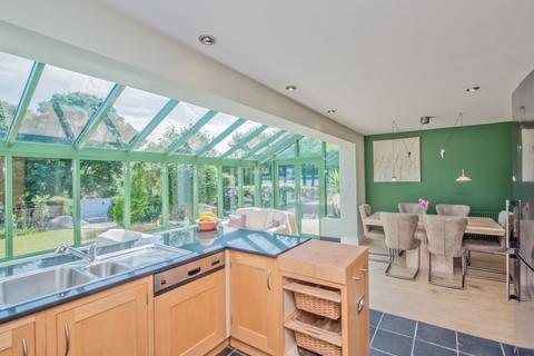 5 bedroom detached house for sale, Latham Lane, Gomersal, Cleckheaton, West Yorkshire, BD19