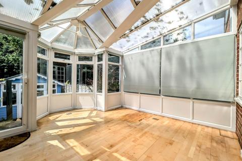 20 Five Acres Close, Lindford, Bordon, GU35 0SJ