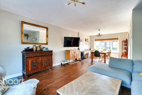 4 bedroom detached house for sale, Phillida Road, Romford