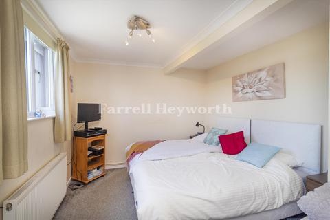 5 Bridge Road, Nether Kellet, Carnforth, LA6 1HH