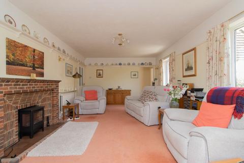 3 bedroom detached bungalow for sale, Fitzroy Avenue, Broadstairs, CT10