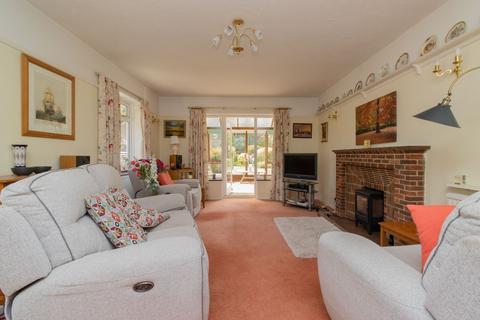 4 Fitzroy Avenue, Broadstairs, CT10 3LS