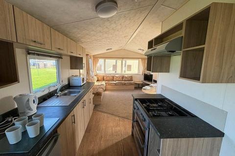 3 bedroom static caravan for sale, Sand le Mere Holiday Park