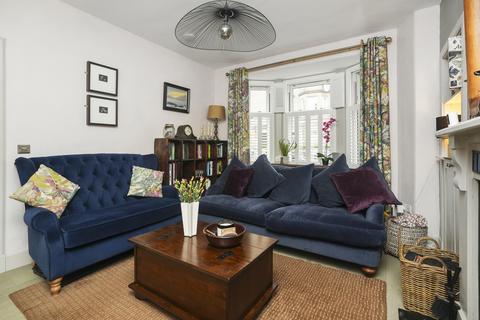 16 Darnell Road, Edinburgh, EH5 3PL