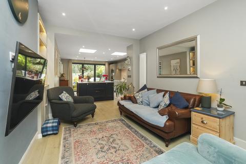 16 Darnell Road, Edinburgh, EH5 3PL