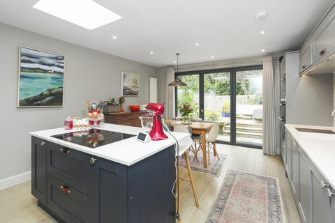 16 Darnell Road, Edinburgh, EH5 3PL