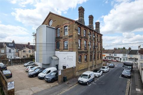 2 bedroom flat for sale, Gillingham Road, Gillingham, Kent, ME7