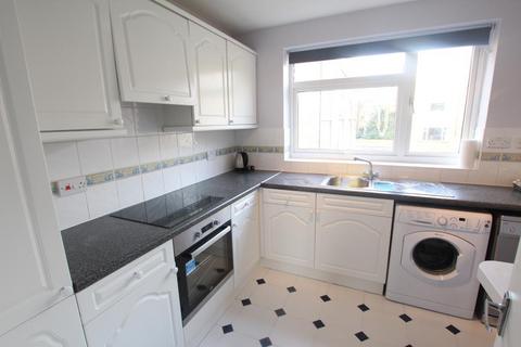 2 bedroom apartment to rent, Constitution Hill, Woking GU22