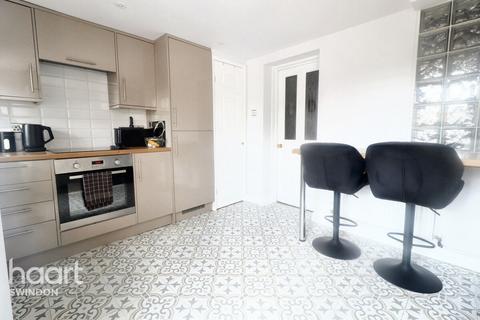 87 Bright Street, Swindon, SN2 8BX