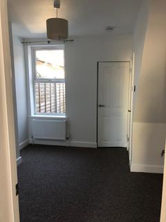 2 bedroom terraced house to rent, Parade Road, Ipswich IP4