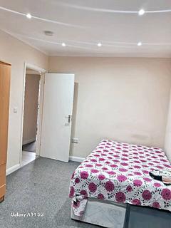 1 bedroom in a house share to rent, Shakespeare Avenue, Hayes UB4