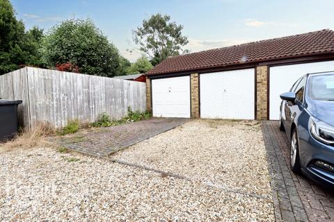 53 Boundary Close, Swindon, SN2 7TG