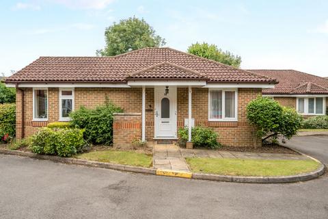 2 bedroom bungalow for sale, Allingham Court, Farncombe GU7