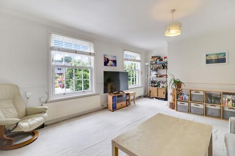 3 bedroom apartment for sale, Hampton Court Way, Thames Ditton, KT7