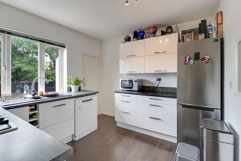 3 bedroom apartment for sale, Hampton Court Way, Thames Ditton, KT7