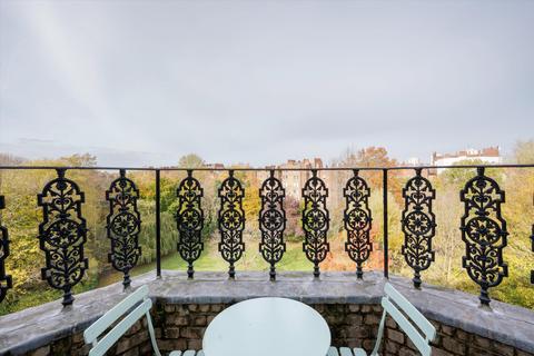 3 bedroom flat for sale, Sutherland Avenue, Little Venice W9