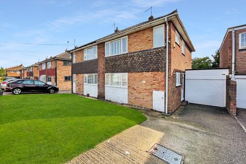 3 bedroom semi-detached house for sale, Kynance Close, Luton, Bedfordshire, LU2 9DN