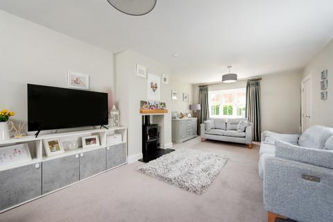 4 bedroom detached house for sale, Fairfield Close, Haddenham, Aylesbury, Buckinghamshire, HP17