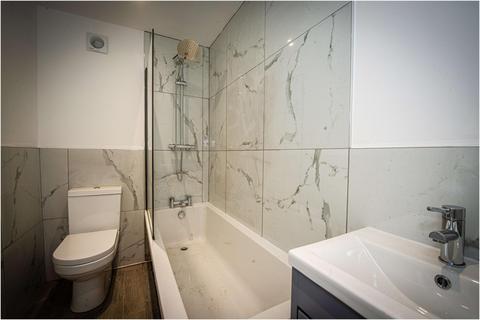2 bedroom flat to rent, Lidgett Lane, Leeds LS17