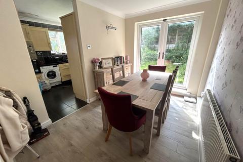 5 Tavistock Drive, Chadderton, Oldham, OL9 0RQ