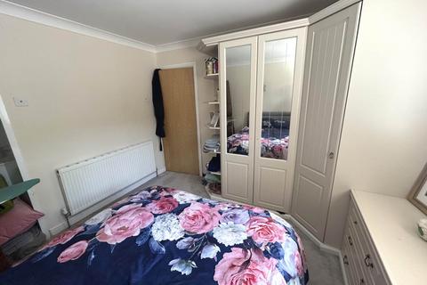 5 Tavistock Drive, Chadderton, Oldham, OL9 0RQ