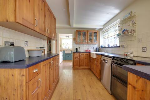 4 bedroom detached house for sale, Wood Lane, Milford on Sea, Lymington, SO41