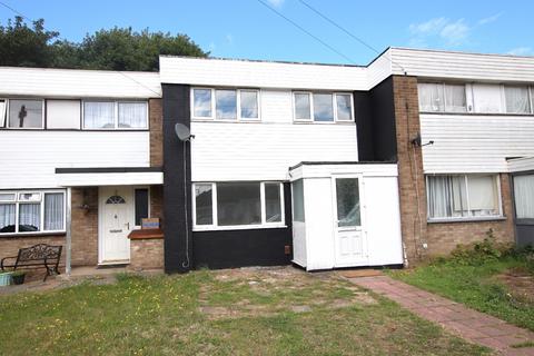 3 bedroom terraced house to rent, Queens Gardens, Rainham RM13