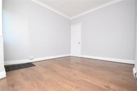 2 bedroom flat to rent, Shirley Close, Dartford, DA1