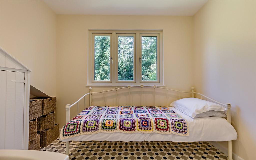 Bedroom/Office