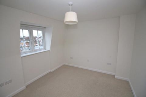 2 bedroom flat to rent, Red Lion Court , Hatfield, AL9