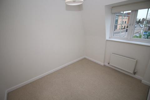 2 bedroom flat to rent, Red Lion Court , Hatfield, AL9