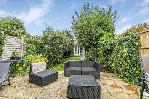 2 bedroom semi-detached house for sale, Wraysbury Road, Staines-upon-Thames, TW18